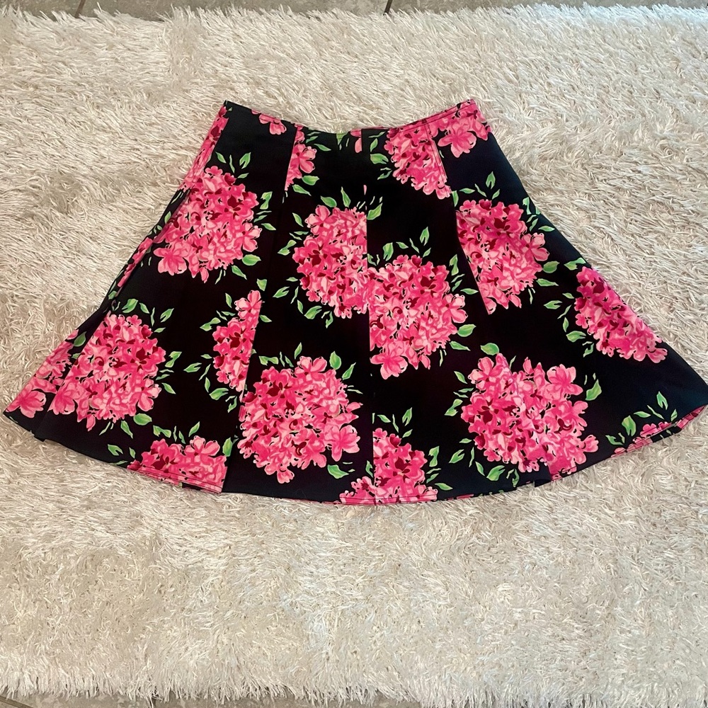 INC Stretch Floral Skirt Black w/ Pink Hydrangeas Box Pleat Skirt Women Size 6